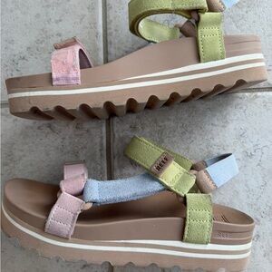 Reef Cushion Rem Hi Women's Pastel Platform Sandals
